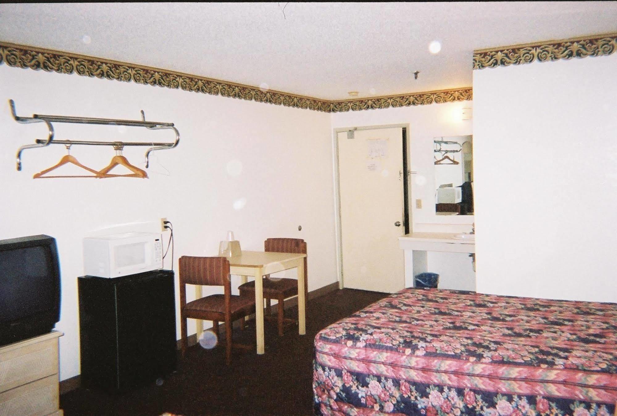 Budget Inn Wentzville Exteriör bild